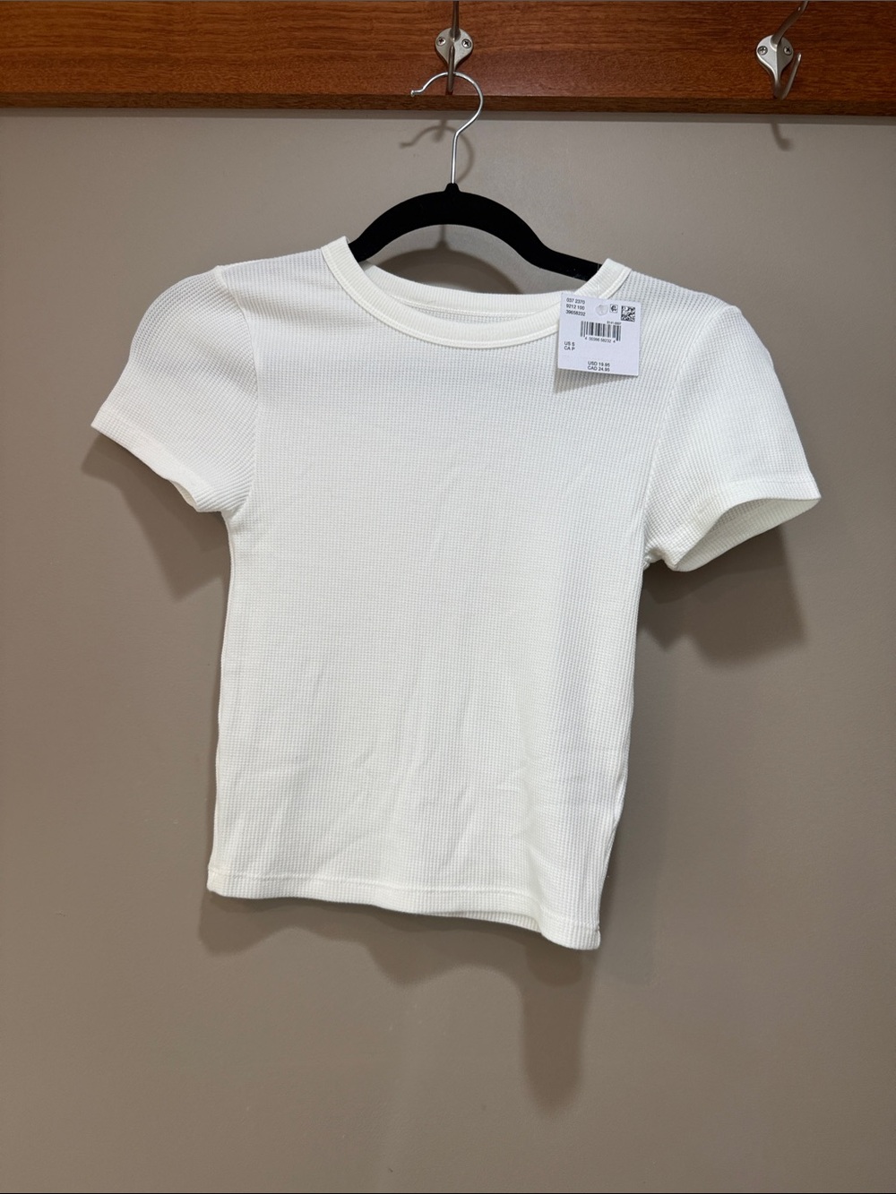 American Eagle Outfitters Short Sleeve Ribbed Tee - Cream/White